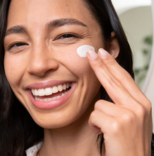 Load image into Gallery viewer, Coola Dew Good Illuminating Serum Sunscreen with Probiotic Technology SPF 30